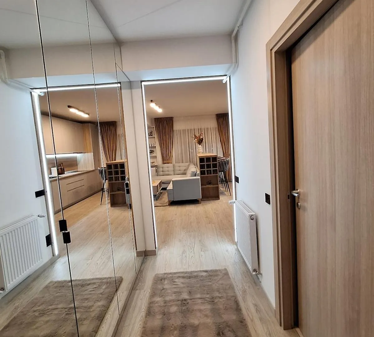Charming One Bedroom Suite With Balcony & Parking Bukarest Apartment